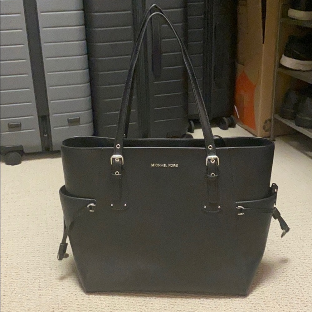 Michael Kors Voyager East West Tote - New